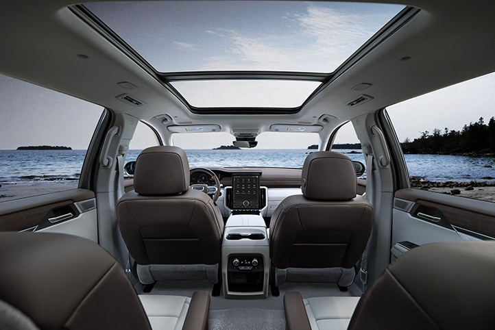 Primera y segunda fila de asientos den GMC Acadia 2026